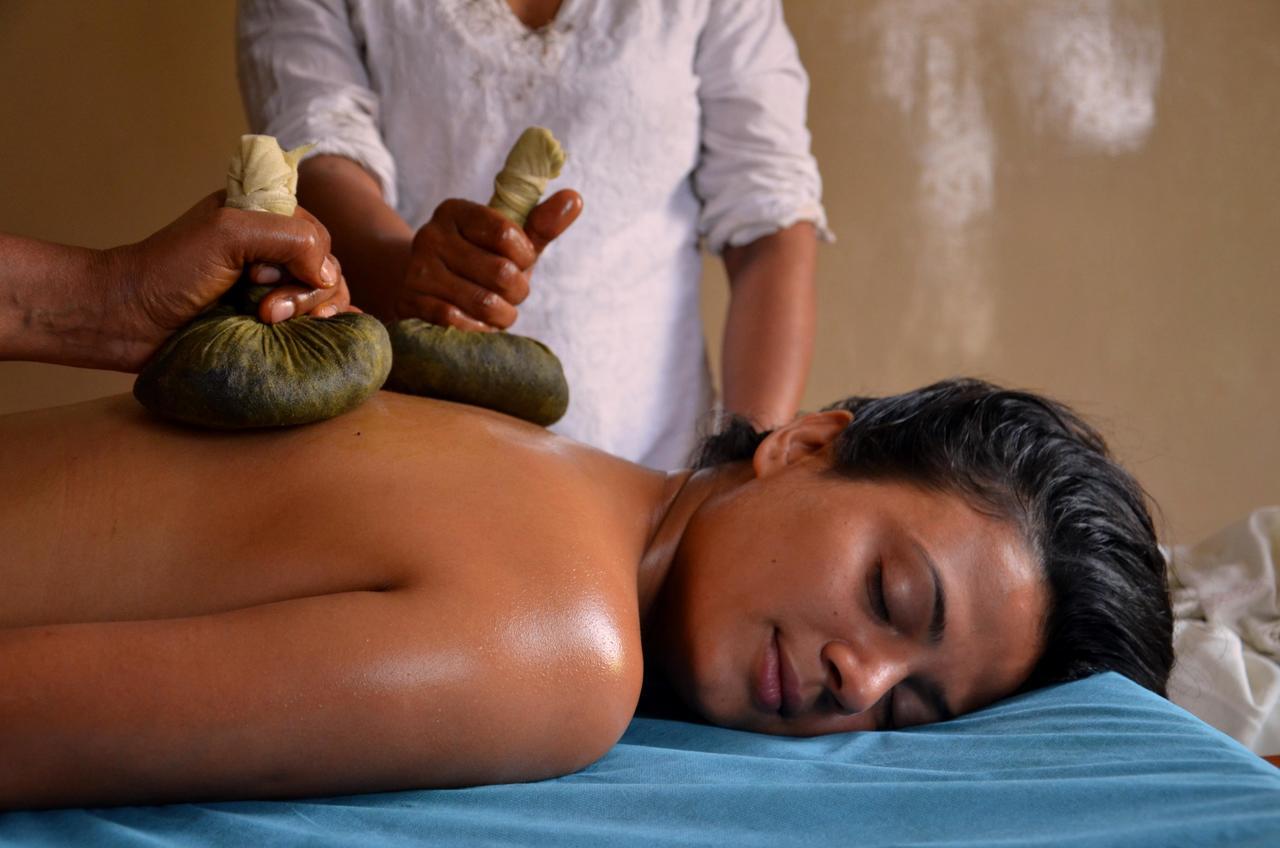 Hôtel Ganga Vatika Ayurveda Bhavan à Rishīkesh Extérieur photo