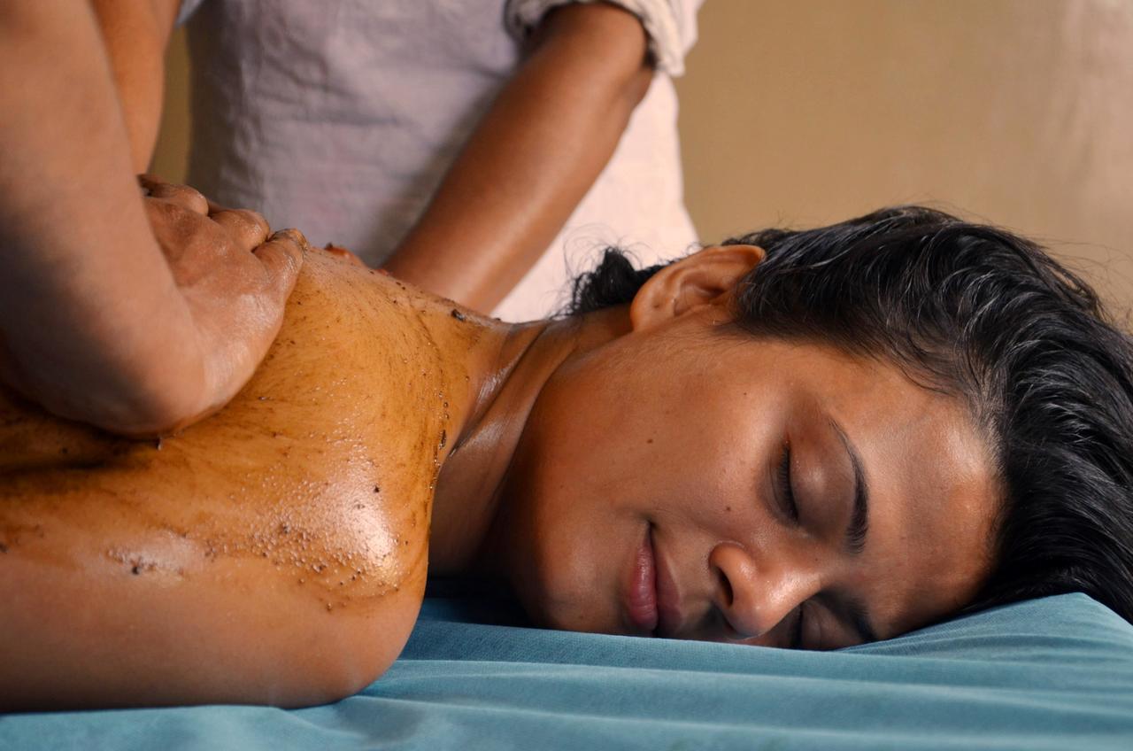 Hôtel Ganga Vatika Ayurveda Bhavan à Rishīkesh Extérieur photo