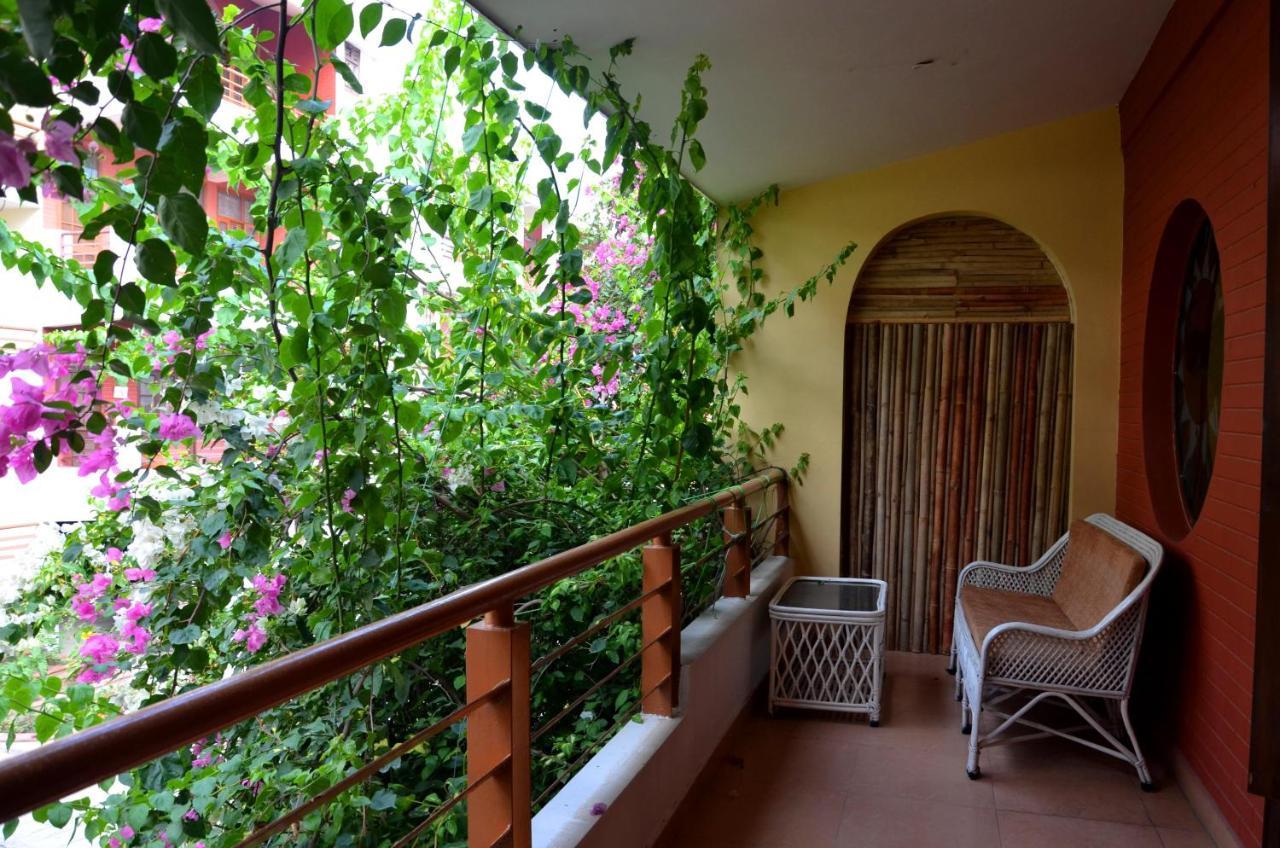Hôtel Ganga Vatika Ayurveda Bhavan à Rishīkesh Extérieur photo