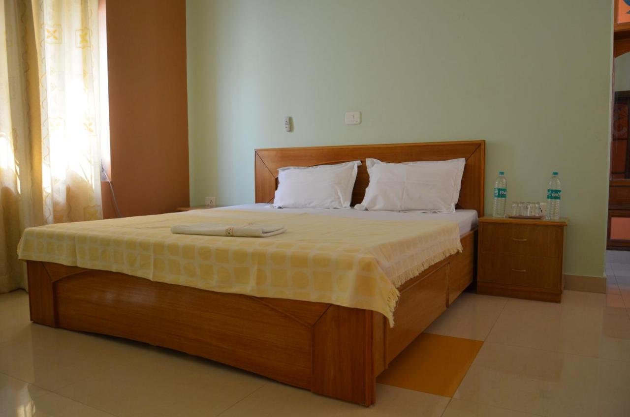 Hôtel Ganga Vatika Ayurveda Bhavan à Rishīkesh Extérieur photo