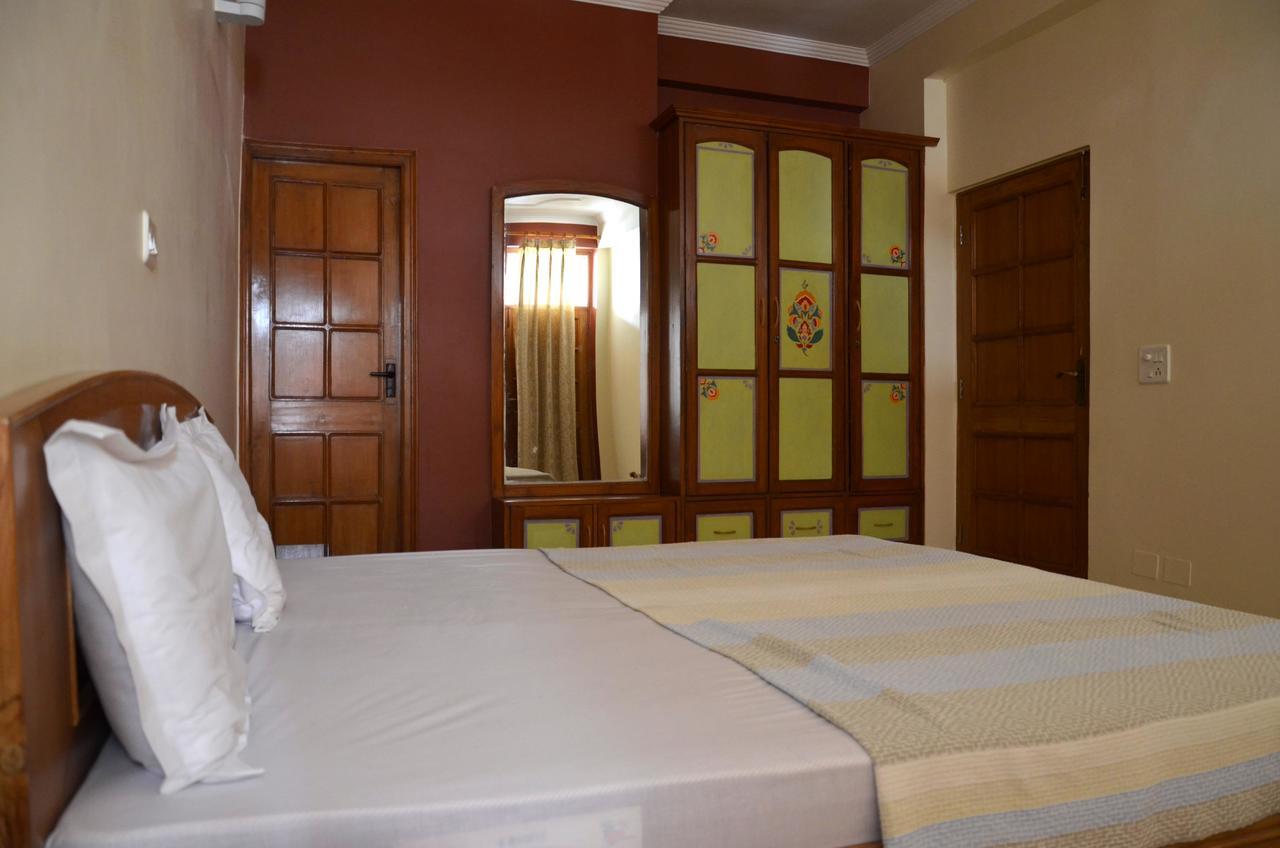 Hôtel Ganga Vatika Ayurveda Bhavan à Rishīkesh Extérieur photo