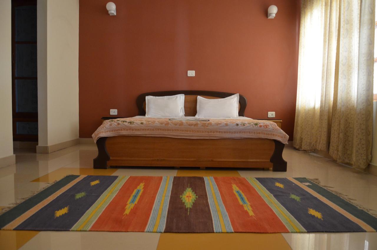 Hôtel Ganga Vatika Ayurveda Bhavan à Rishīkesh Extérieur photo