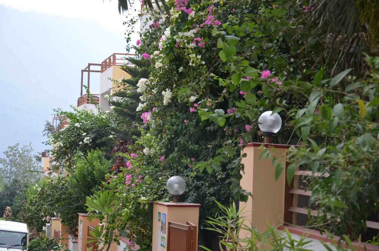 Hôtel Ganga Vatika Ayurveda Bhavan à Rishīkesh Extérieur photo